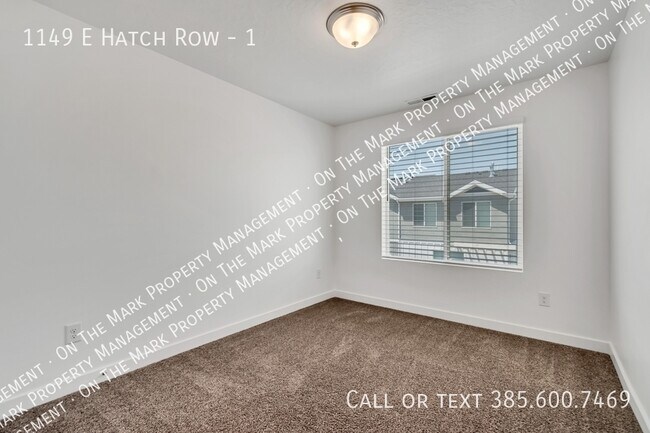 Building Photo - 1149 E Hatch Row