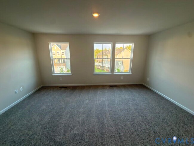 Building Photo - 8760 Whitman Dr