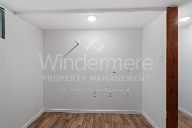 Building Photo - Beautiful 3-Bedroom Home - EV Charger - Pet Friendly