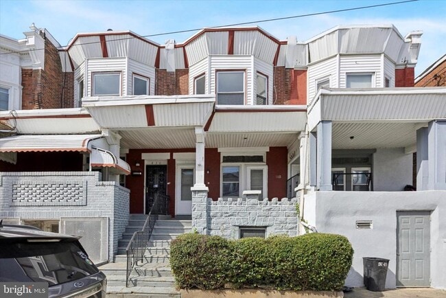 Building Photo - 428 S 56th St