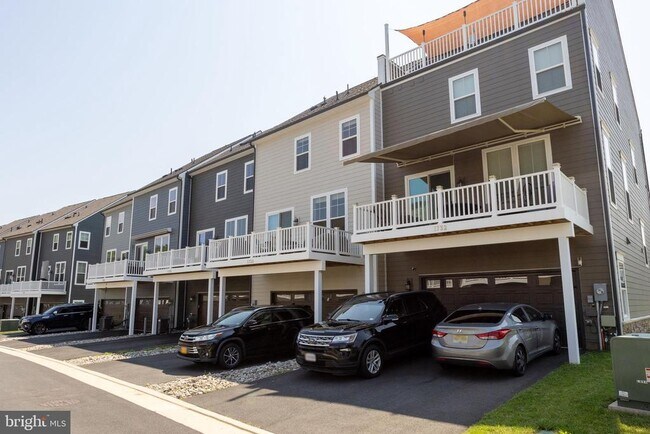 Building Photo - 1730 Autumn Maple Leaf Dr