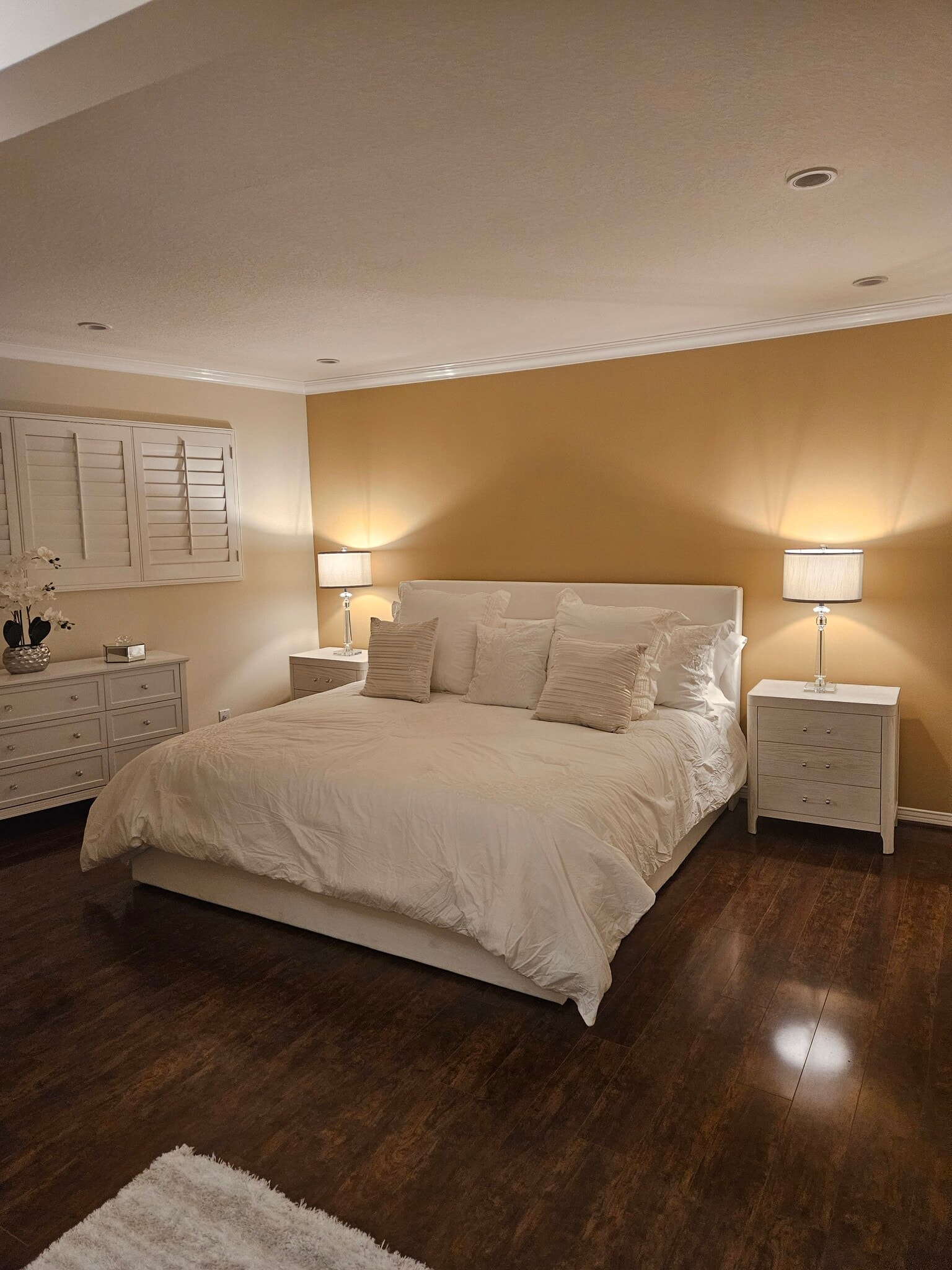 Master King Size Bed - 222 7th St