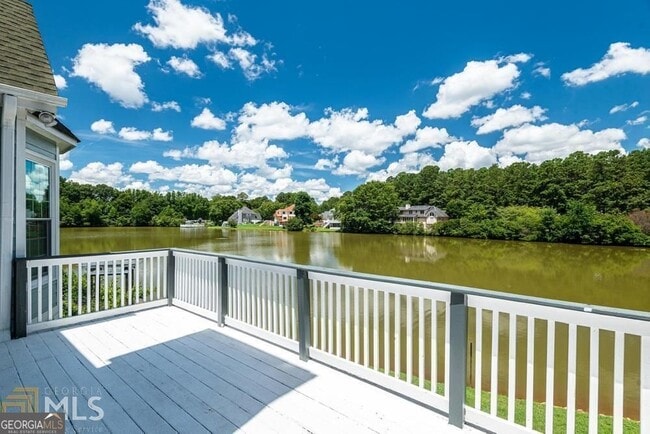 Building Photo - 225 Heritage Lake Dr