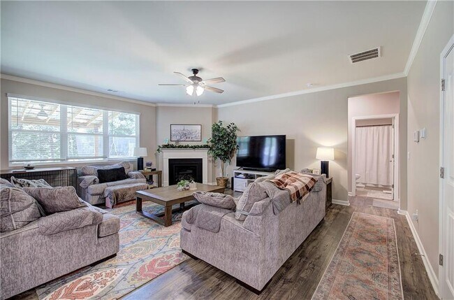 Building Photo - 286 Belmont Dr