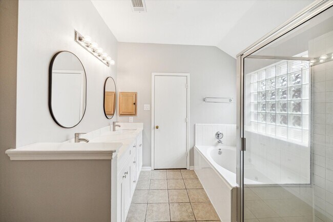 Building Photo - 16814 Dunbar Grove Ct