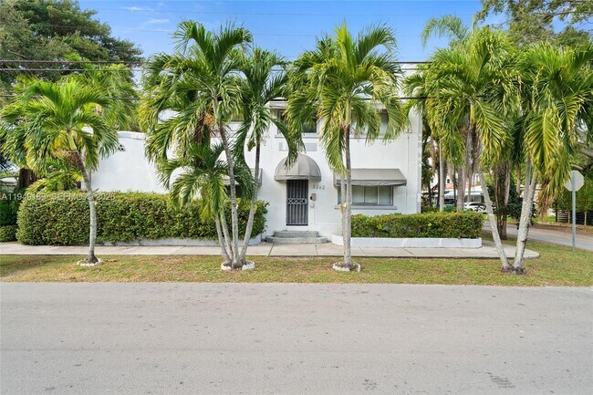 Building Photo - 3262 Elizabeth St