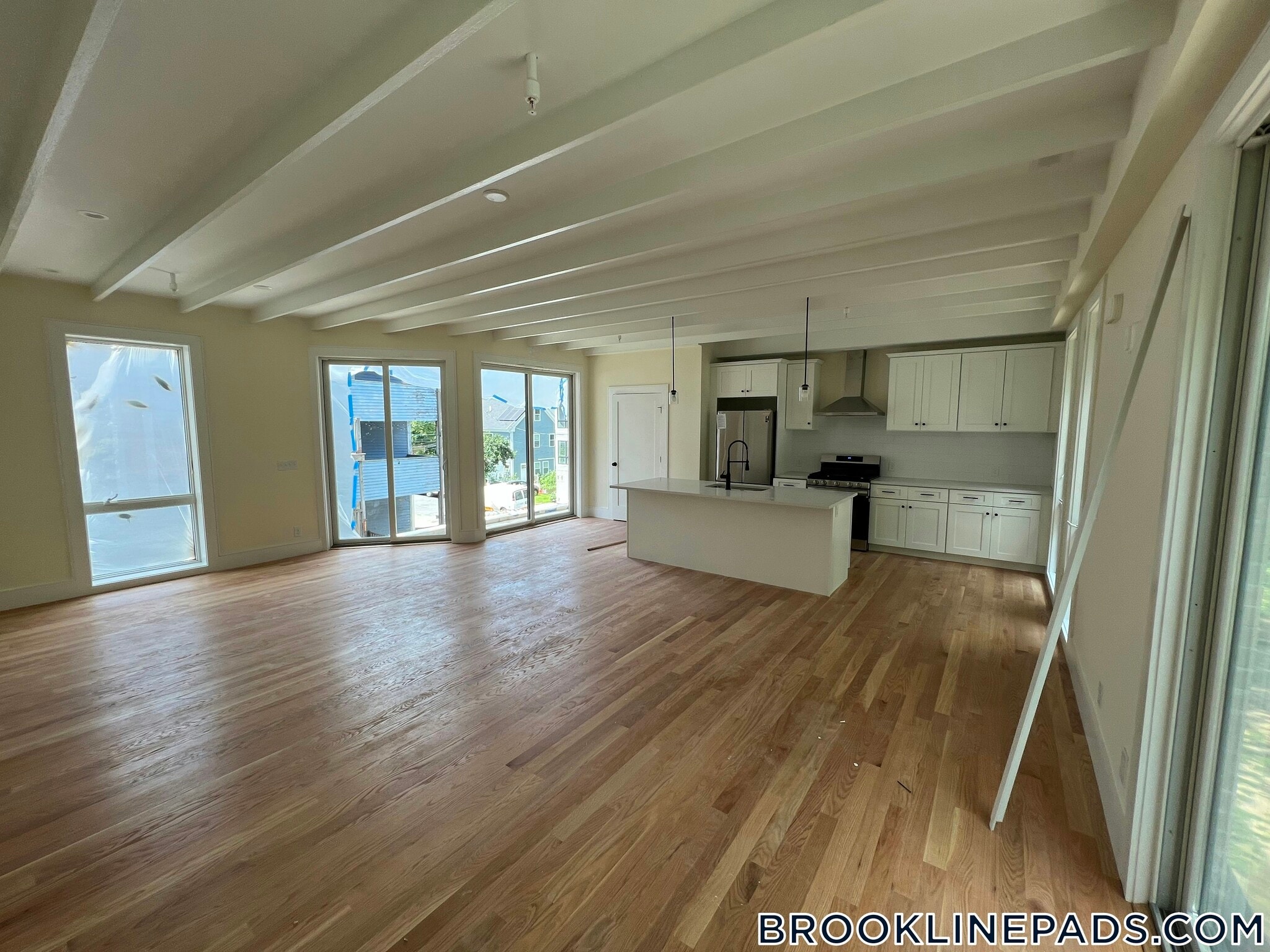 Building Photo - 65 Cameron St