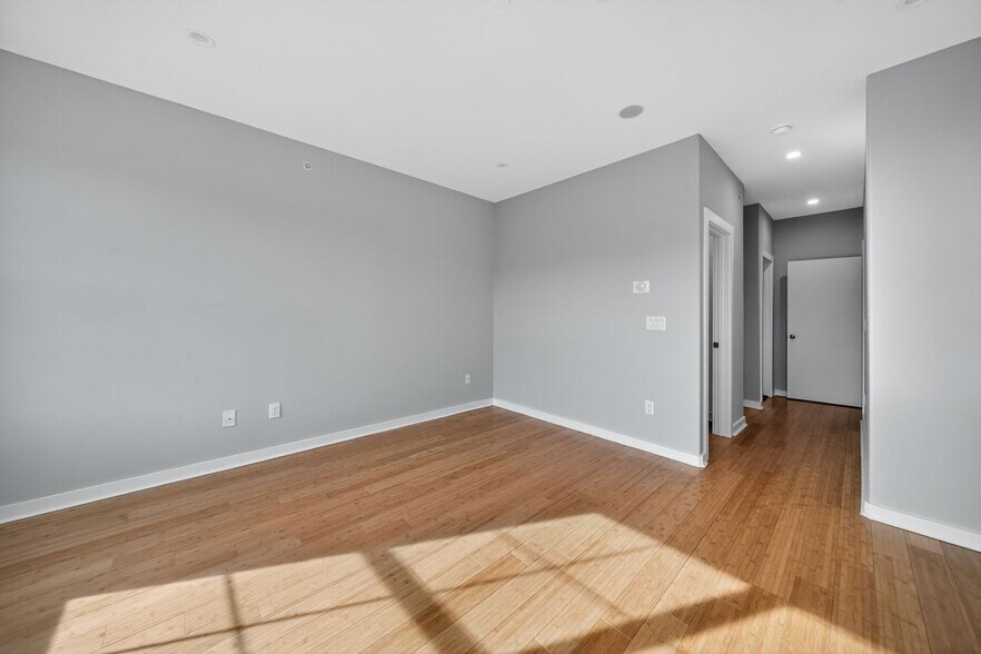 Building Photo - 1518 S 25th St