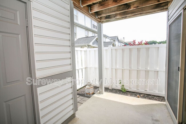 Building Photo - 315 Steeplechase Ct