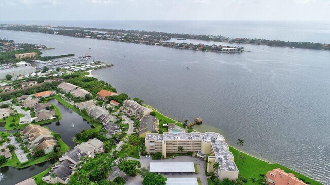 Building Photo - 8200 Lakeshore Dr