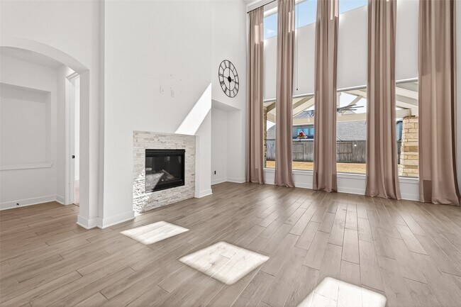 Building Photo - 26307 Aurora Vly Wy