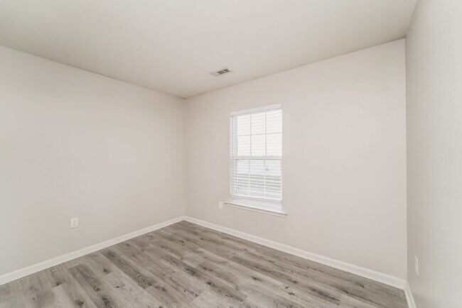 Building Photo - 507 Waterlemon Way
