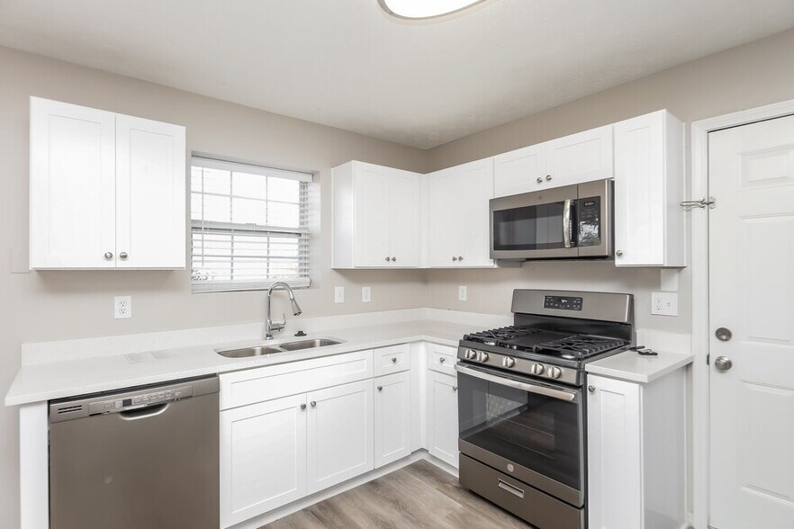 Building Photo - 2966 Heather Lake Dr