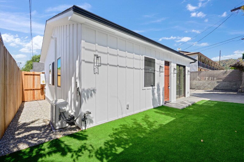 Building Photo - 5044 1/2 Hartwick St