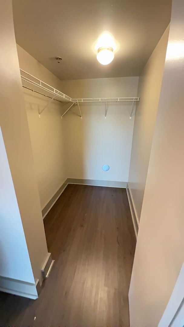 Building Photo - Great find for Lake Plaza: Available for FALL 2026! $3600/month - Move in 8/13/26!