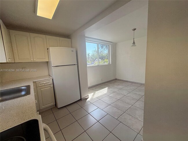 Building Photo - 1853 SW 17th St