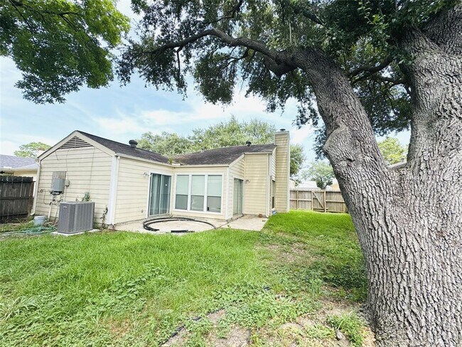Building Photo - 2906 Shadow Trail Dr