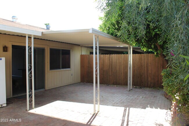 Building Photo - 5128 W Carol Ave