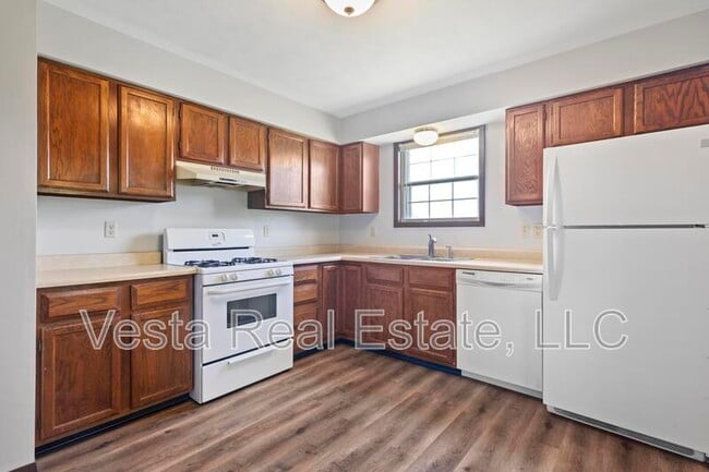 Building Photo - 412 N. Highland