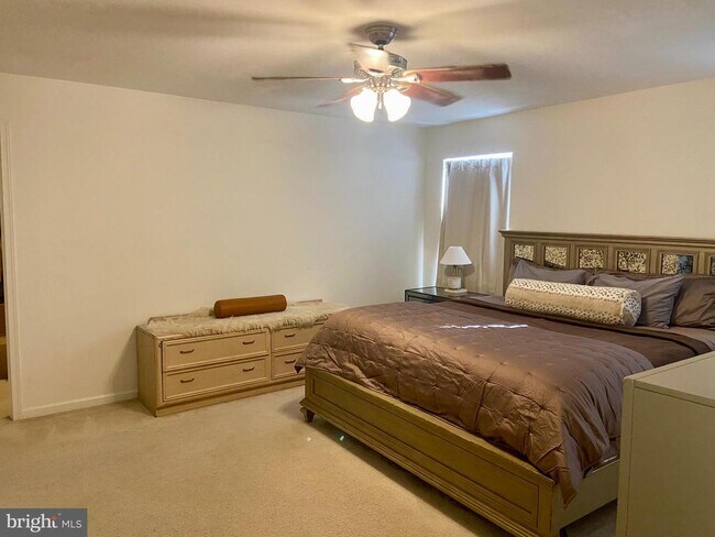 Building Photo - 27 E Imperial Dr