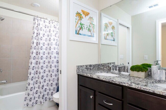 Building Photo - 3413 Lilac Wy