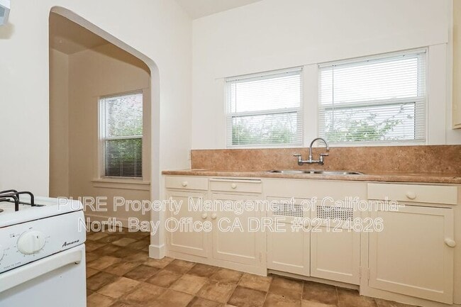 Building Photo - 73 Brookwood Ave