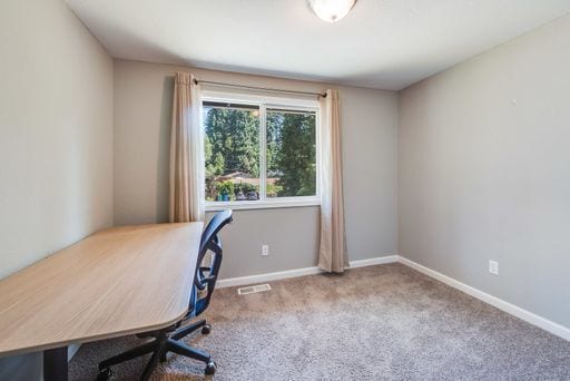 Building Photo - Updated split level home in Shoreline with...