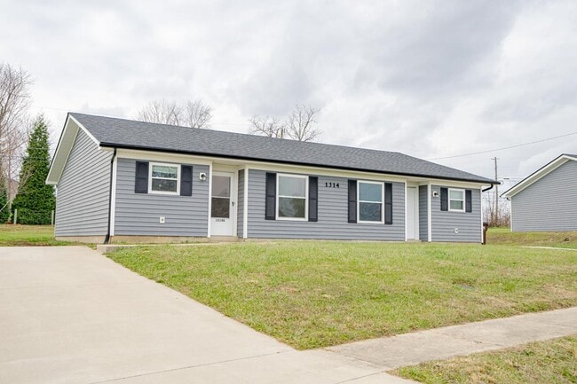 Building Photo - 1314 Farmingdale Dr