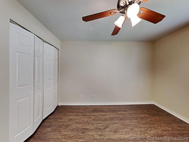 Building Photo - 1389 SW Prairie Cir