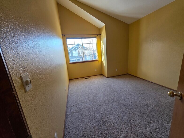 Building Photo - 7664 Halleys Dr