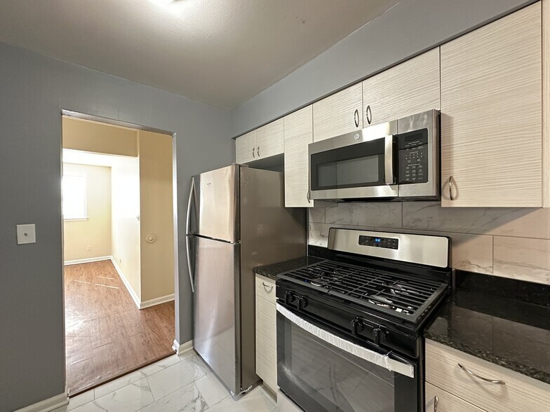 Building Photo - 620 Lincoln Ave