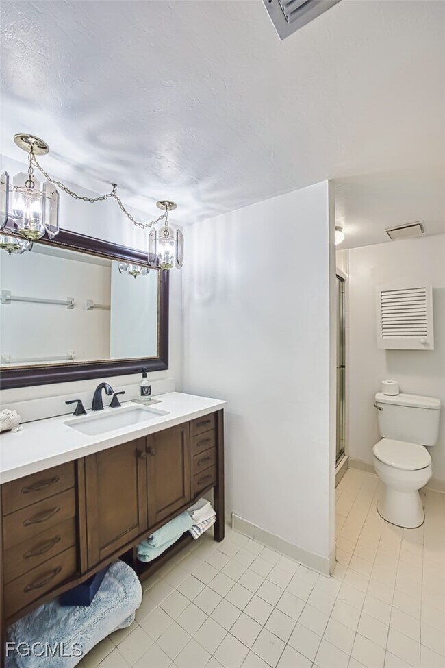 Building Photo - 226 3rd St