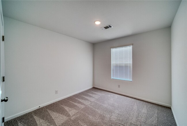 Building Photo - 2469 Pesuna Dr