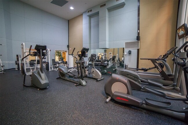 Building Photo - 17100 N Bay Rd