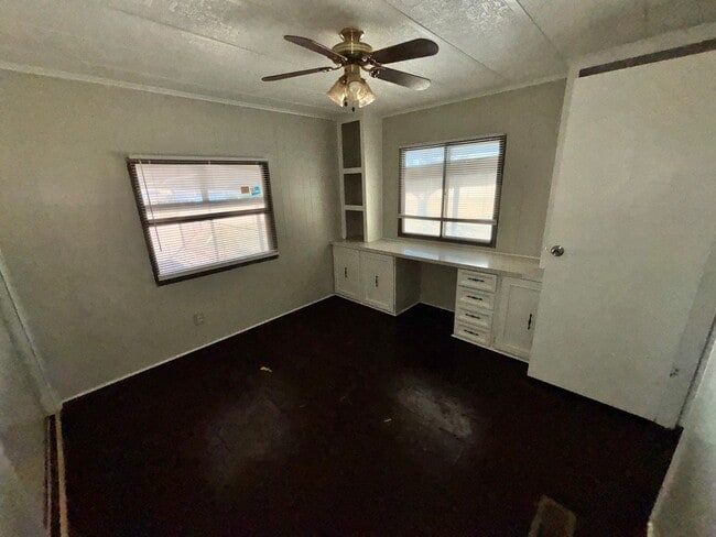 Building Photo - 7600 N Judy Ln