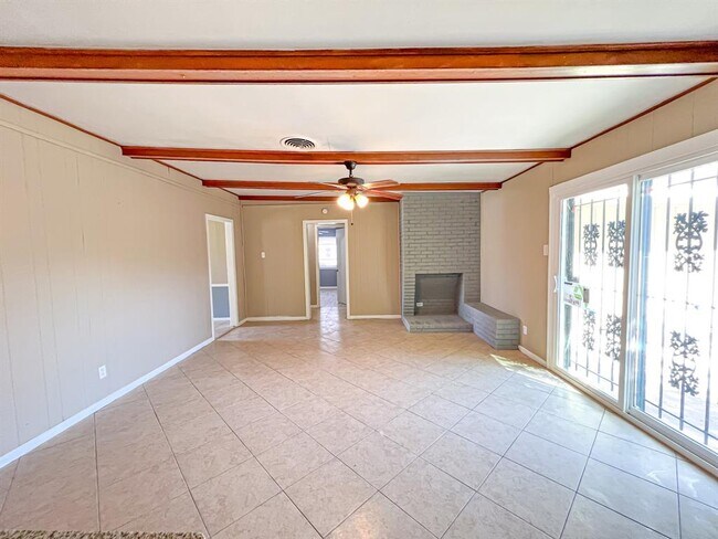 Building Photo - 2815 Monticello Dr