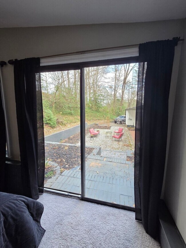 Building Photo - $1,800 - 3 Bedroom 2 Bathroom Gorgeous and Unique Furnished House in Webster