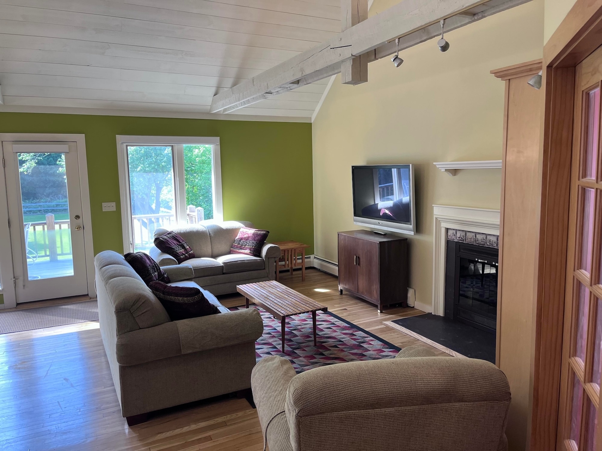 Great Room Living Area - 4312 Main St