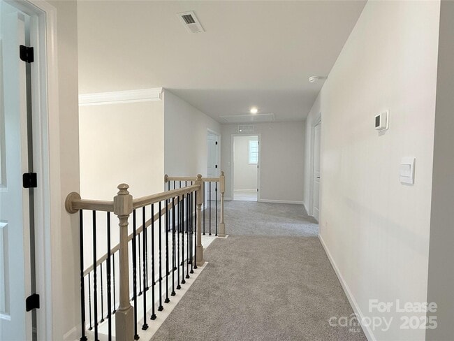Building Photo - 5084 Silver Crk Ln