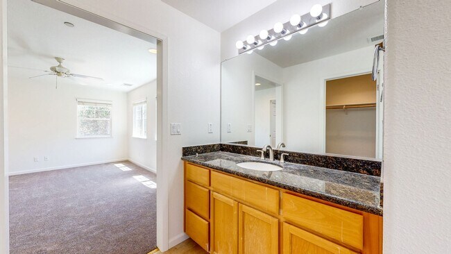 Building Photo - Rincon Valley FIVE Bedroom Three Bathroom Single Family Home!