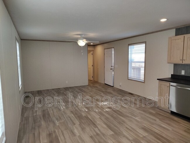 Building Photo - 120 Terry Blvd