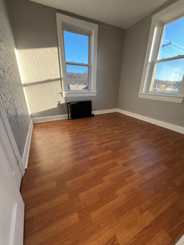 Building Photo - 366 4th Ave