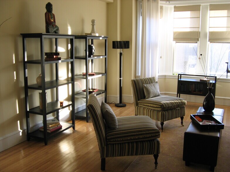 Building Photo - 2201 Chestnut St