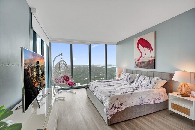 Building Photo - 601 NE 36th St