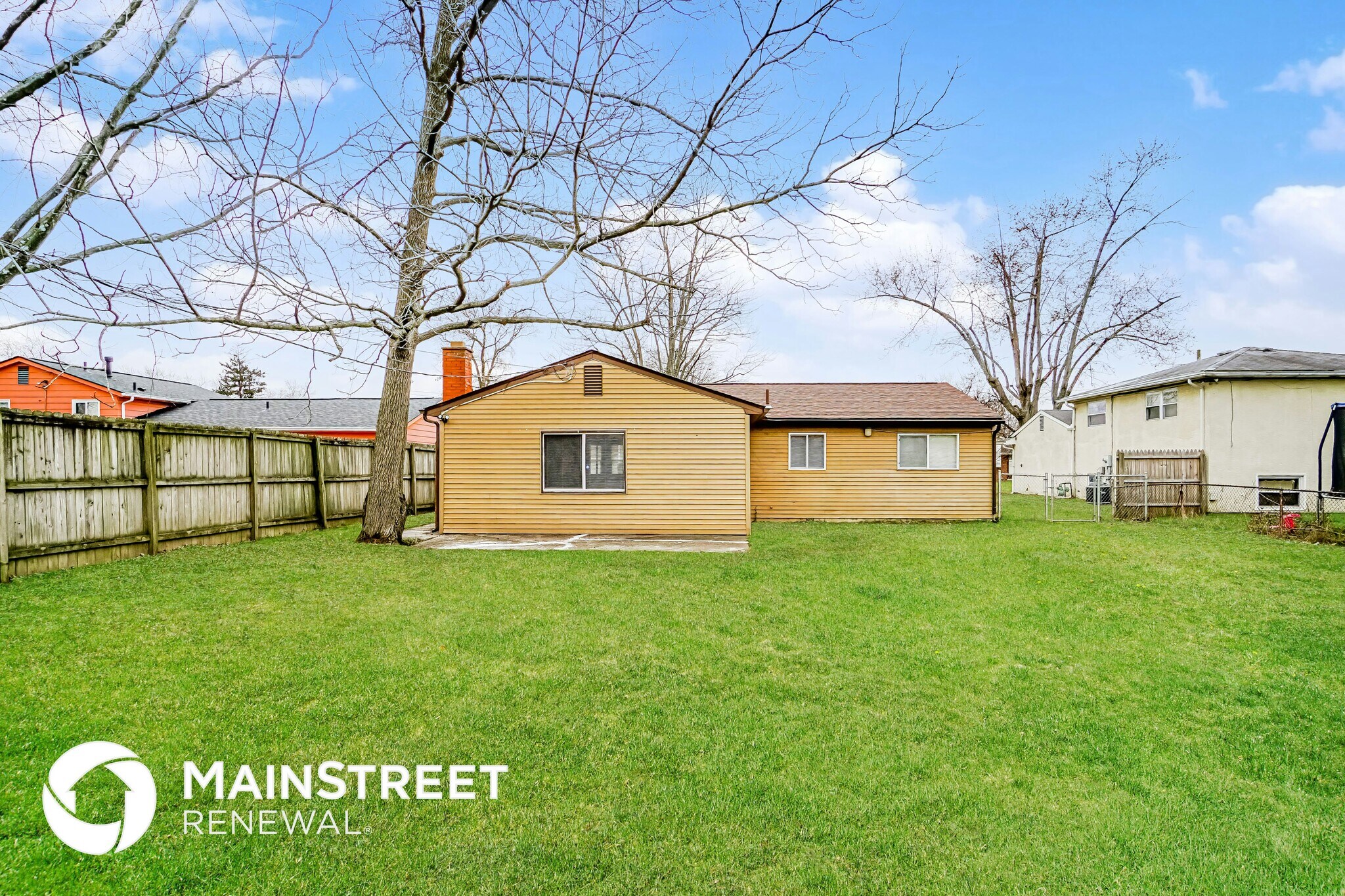 Building Photo - 5262 Hacket Dr