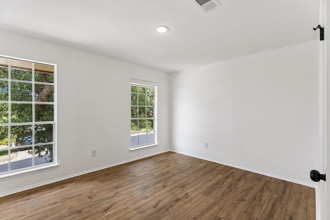 Building Photo - 4303 Rimdale Dr
