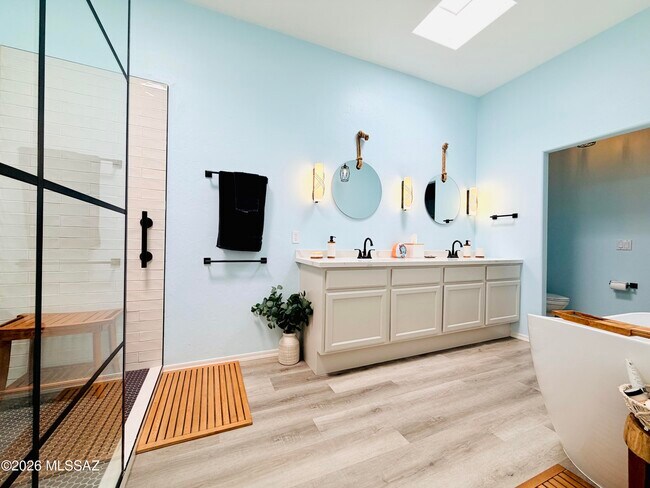 Building Photo - 272 E Southern Pines Dr