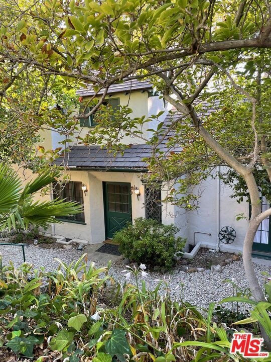 Primary Photo - 3116 Lake Hollywood Dr