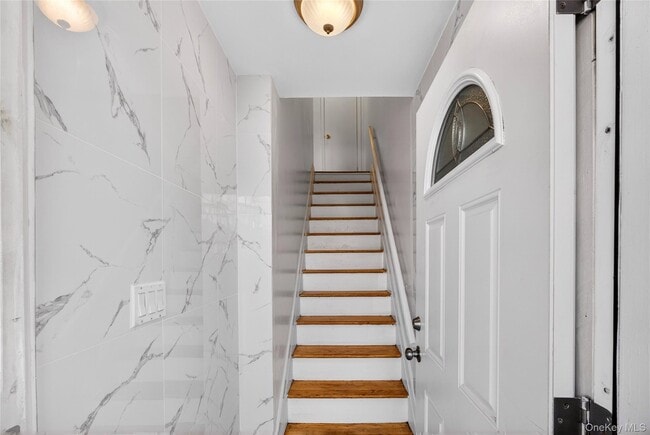 Building Photo - 2112 Lacombe Ave
