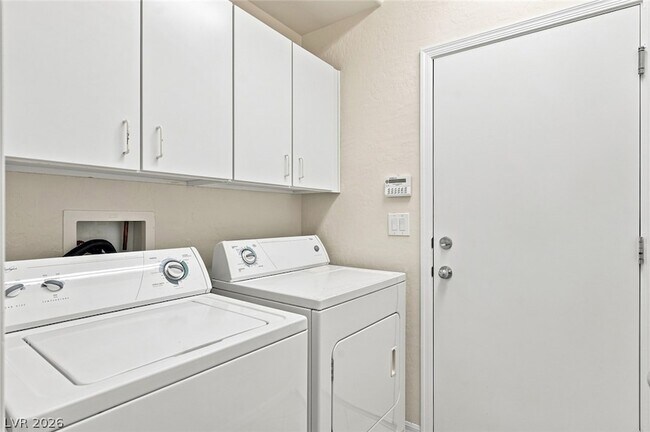 Building Photo - 8852 Regatta Bay Pl